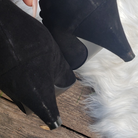 Pelle Moda 9 M Vero Cuero Suede Scalloped Pump - Picture 3 of 6